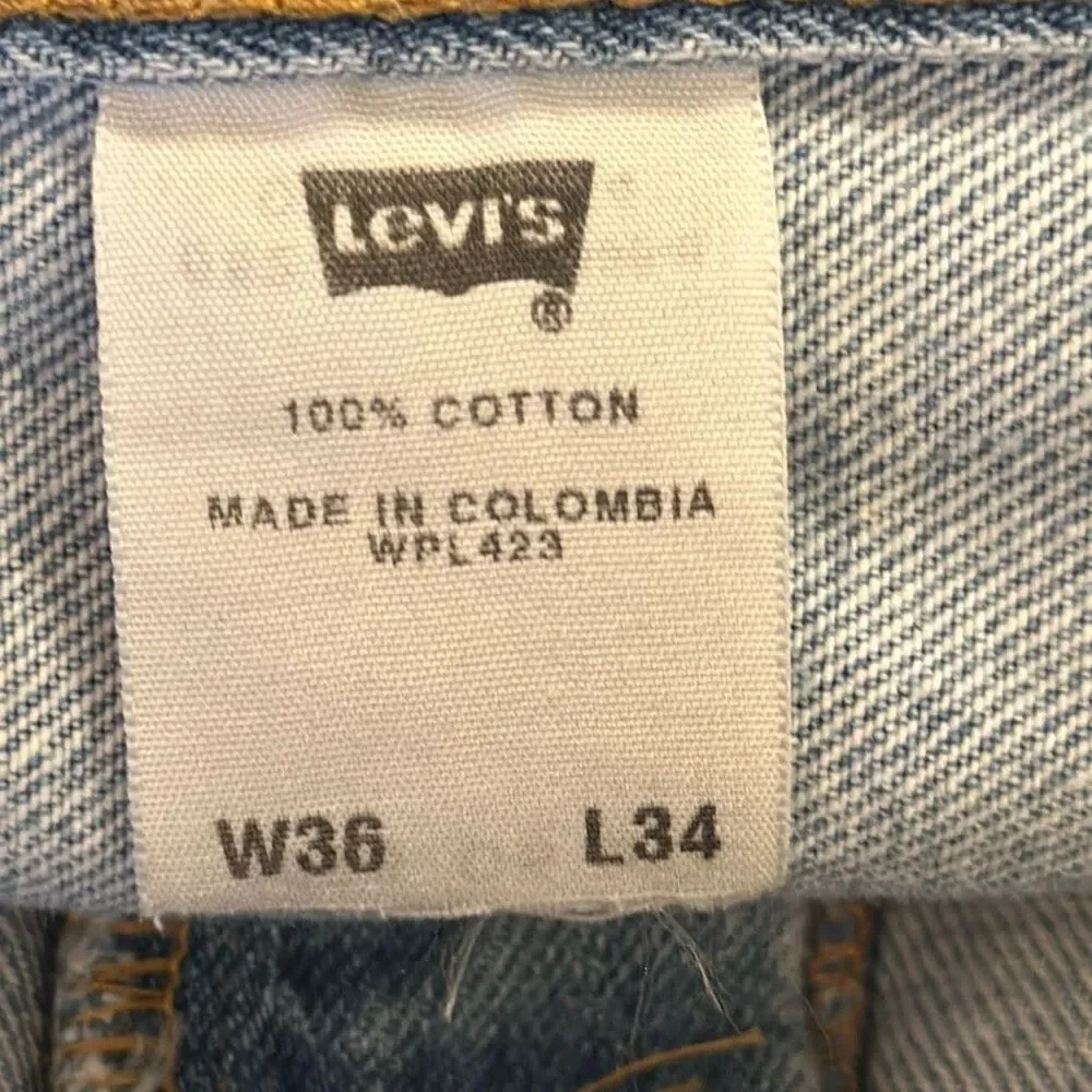 Vintage 90s Levi’s Mens 501 Straight Jeans size W36 x L34 Button‎ Fly Light Wash